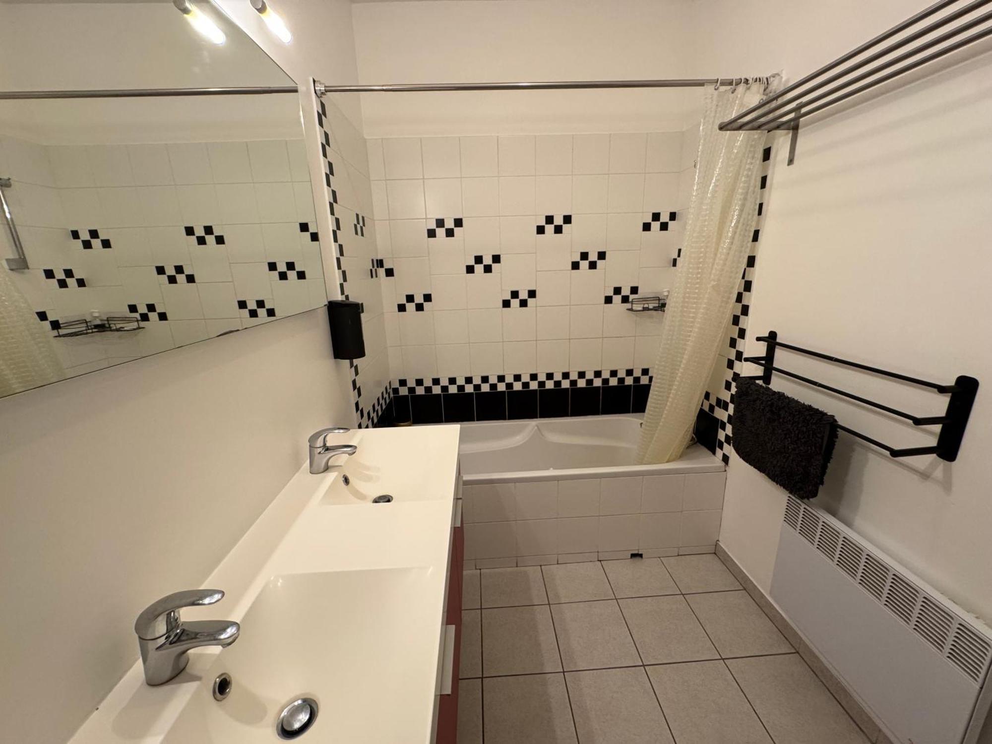 Du Calme En Pleine Jacuzzi Séjour chez l'habitant Bordeaux